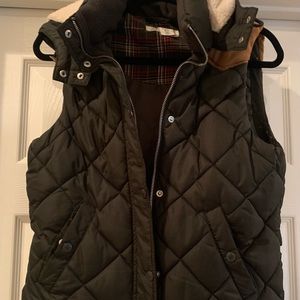 H&M, size 6, puffer vest